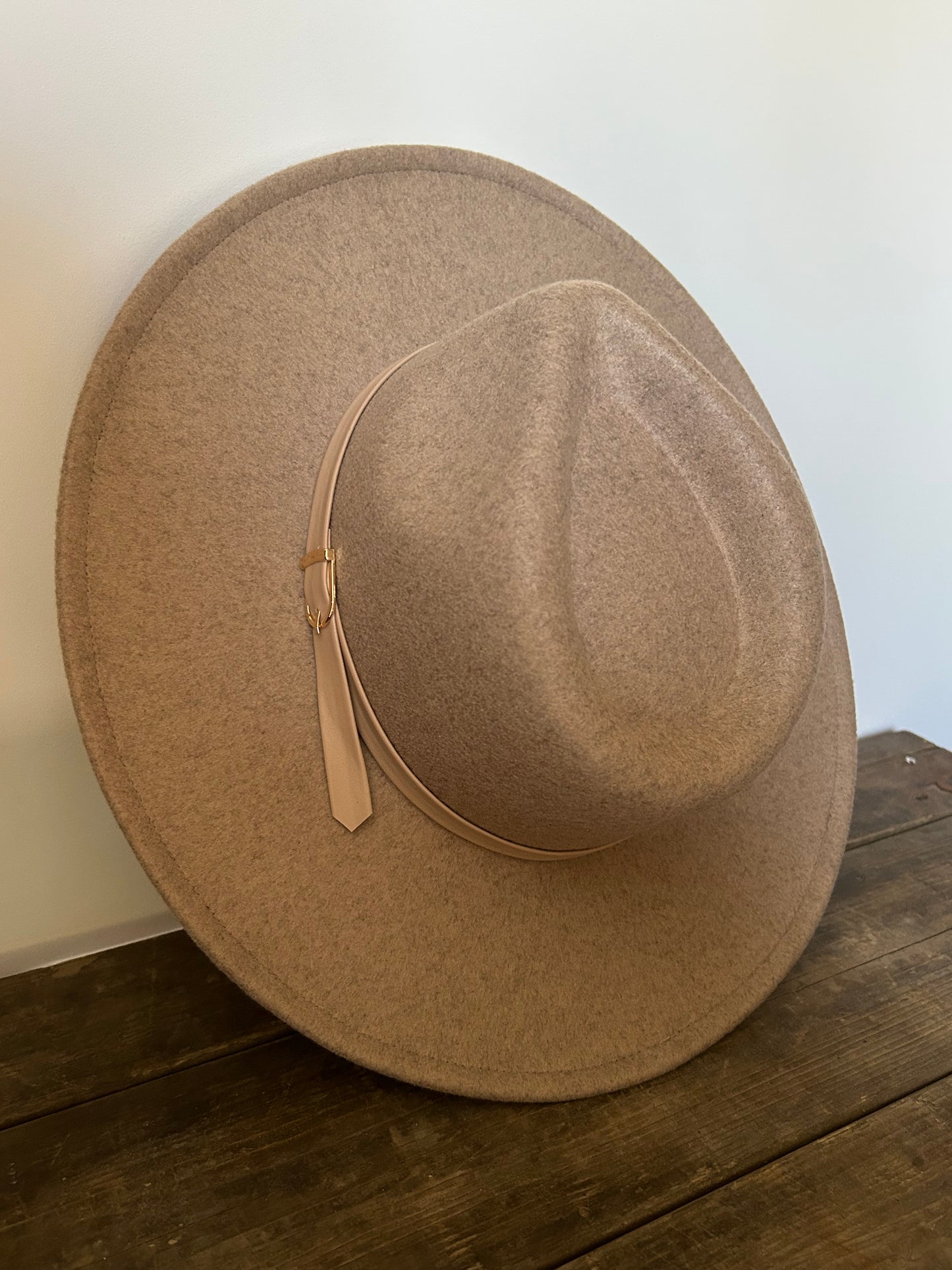 Hoed taupe