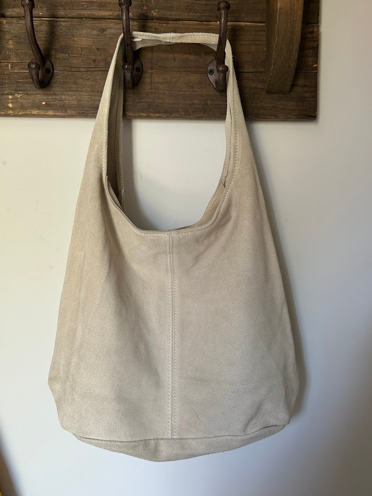 Beige suède tas