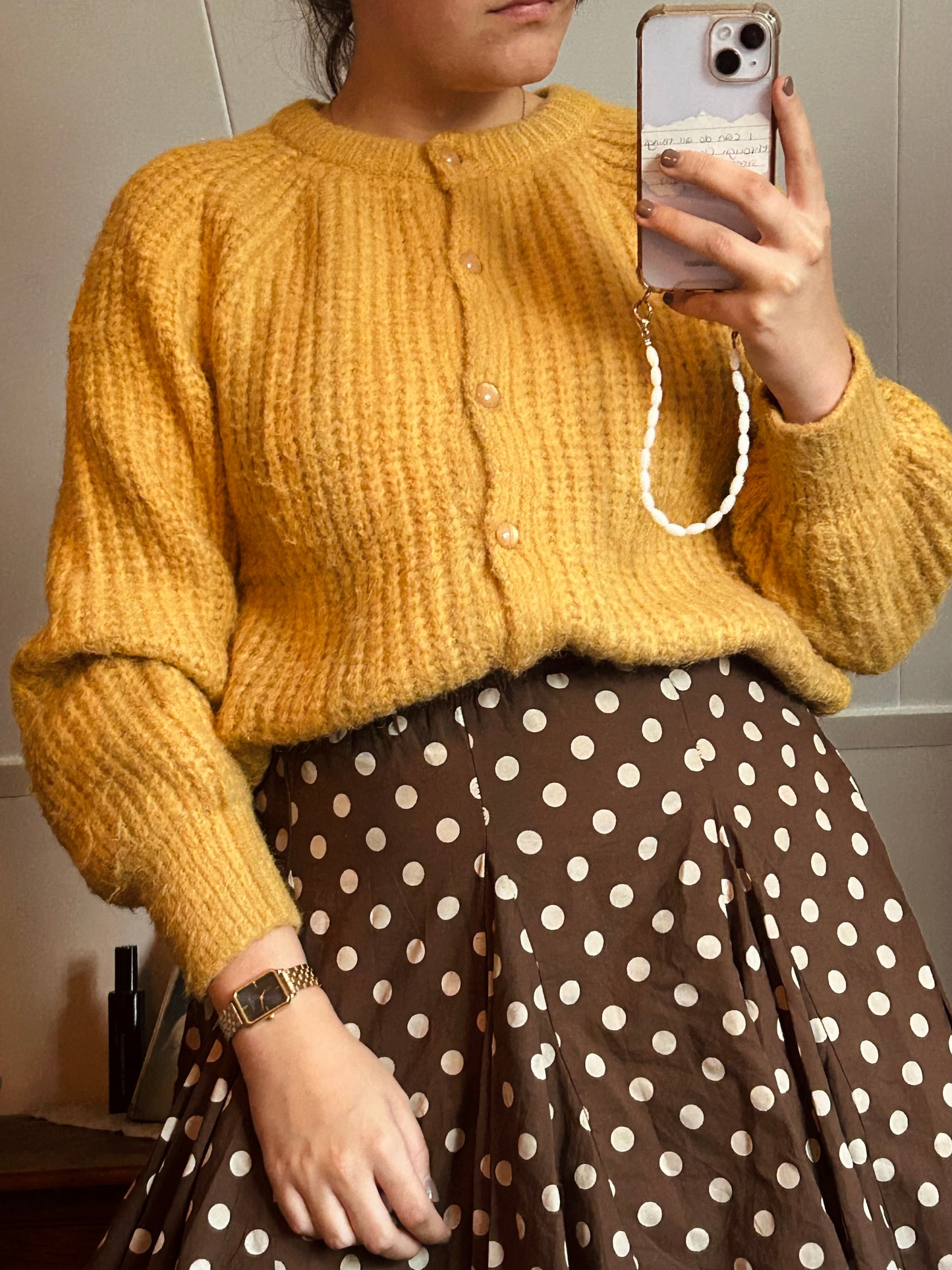 Dikgebreid vest mosterdgeel