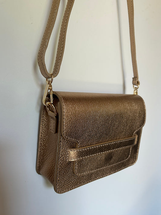 Donkergouden metallic tas