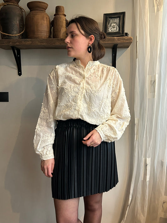 Beige geborduurde blouse