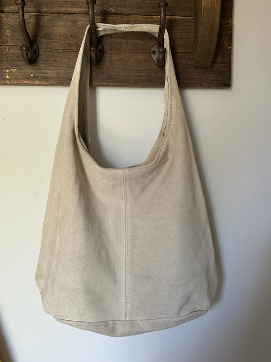 Beige suède tas