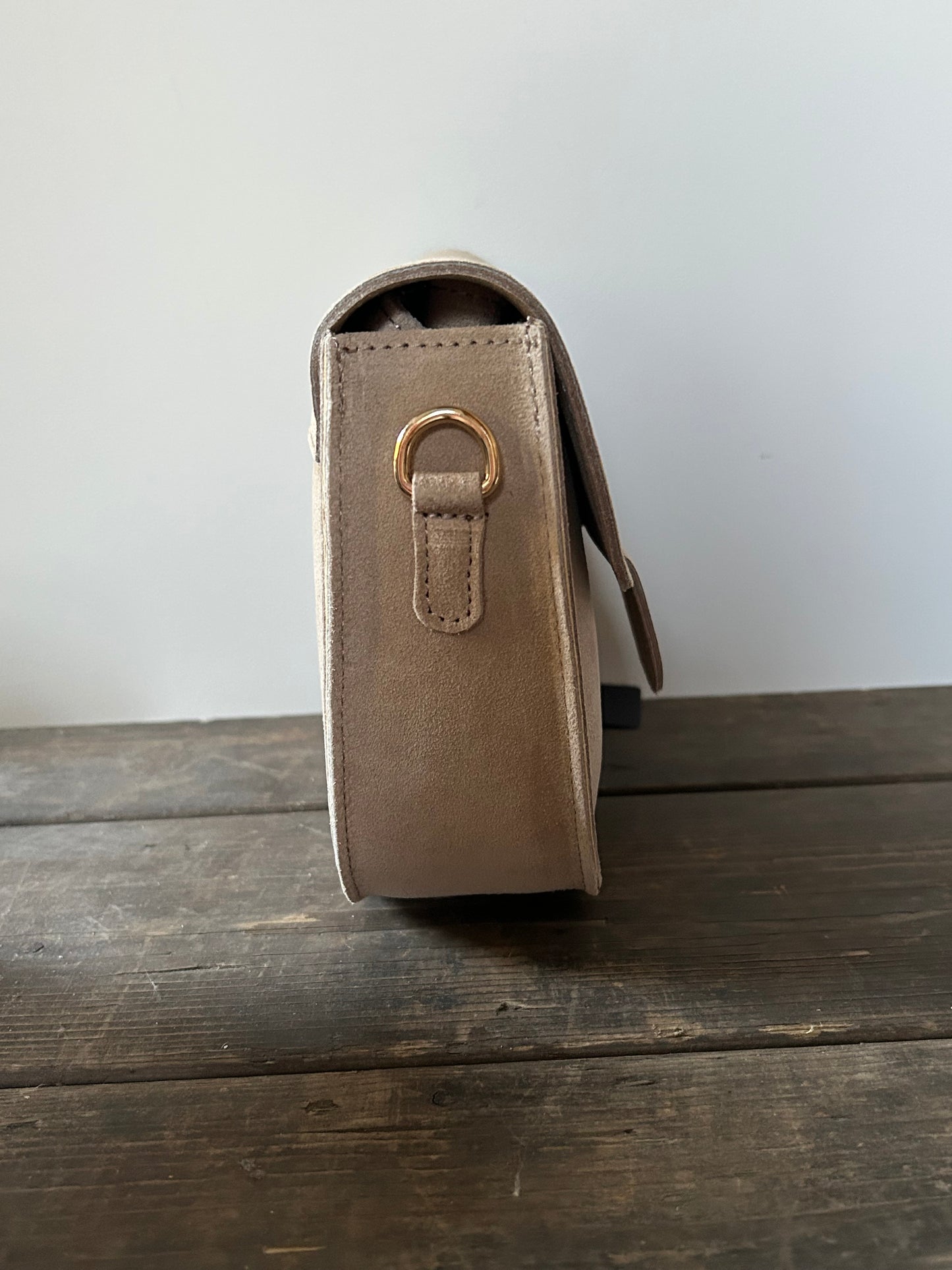 Beige suède tasje